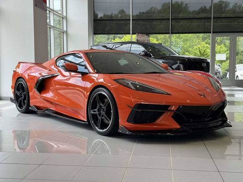 Used 2021 Chevrolet Corvette Stingray Coupe w/ Z51 Performance Package RWD image 2