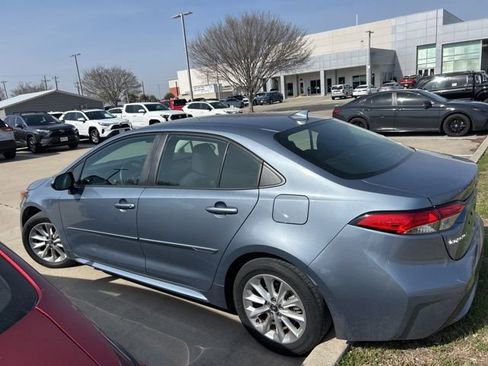 Used 2022 Toyota Corolla LE w/ LE Convenience Package image 6