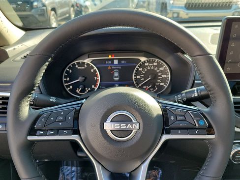 New 2025 Nissan Altima 2.5 SL image 17