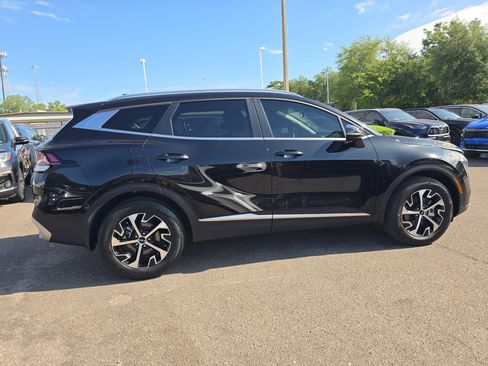 Certified 2023 Kia Sportage EX AWD/4WD image 9
