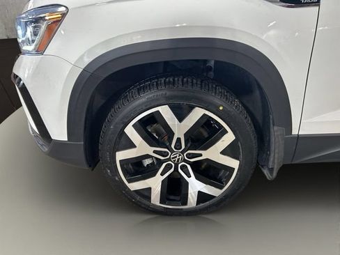 Used 2022 Volkswagen Taos SEL w/ Panoramic Sunroof Package AWD/4WD image 16