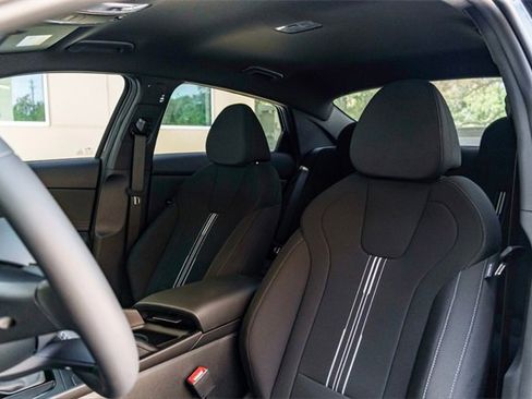 New 2025 Hyundai Elantra Sport image 6