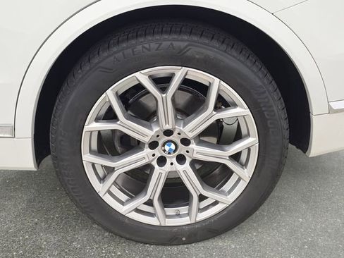 Certified 2025 BMW X7 xDrive40i AWD/4WD image 28
