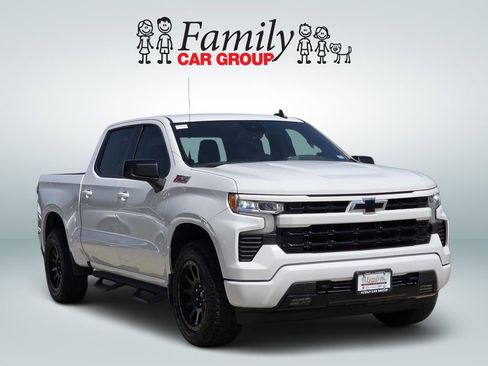 Used 2023 Chevrolet Silverado 1500 RST w/ Z71 Off-Road Package AWD/4WD image 2