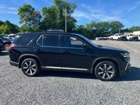 Used 2023 Honda Pilot Elite image 8