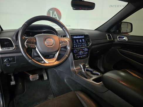 Used 2020 Jeep Grand Cherokee Altitude image 19