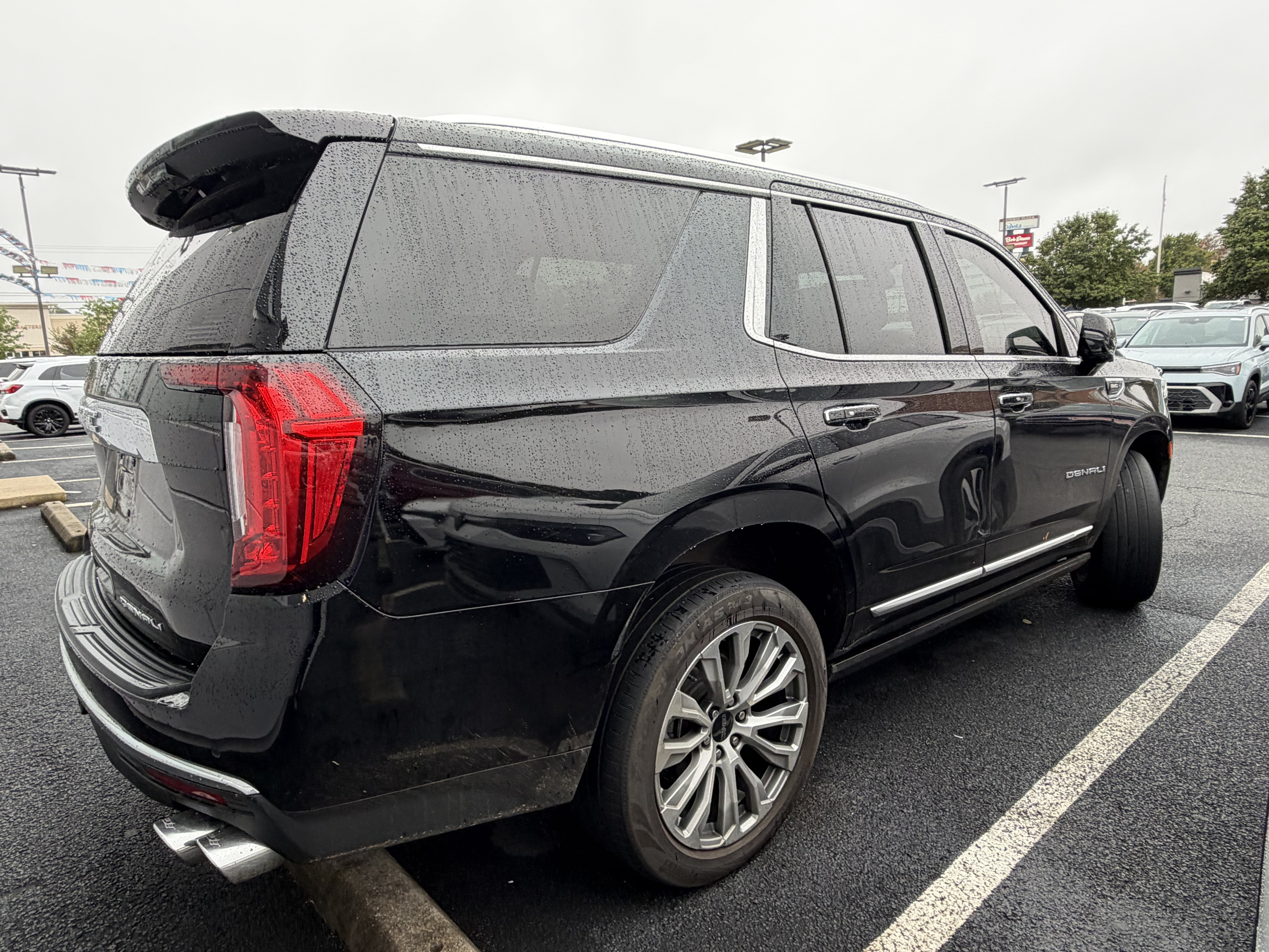 Used 2021 GMC Yukon Denali w/ Denali Premium Package AWD/4WD image 16