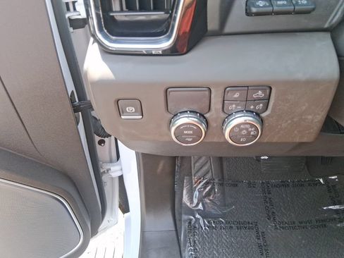 Used 2024 GMC Sierra 1500 Denali w/ Technology Package RWD image 9