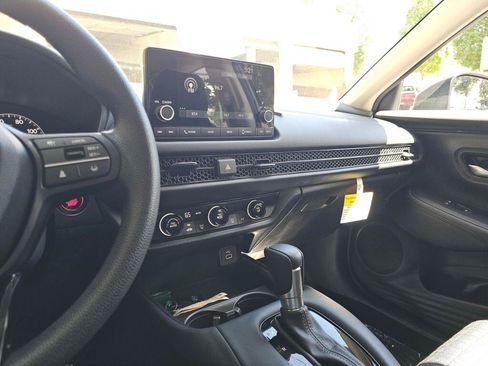 Certified 2025 Honda HR-V LX image 31