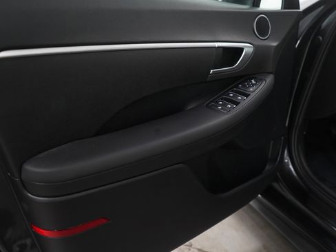 Used 2023 Hyundai Sonata SE w/ Preferred Accessory Package image 24