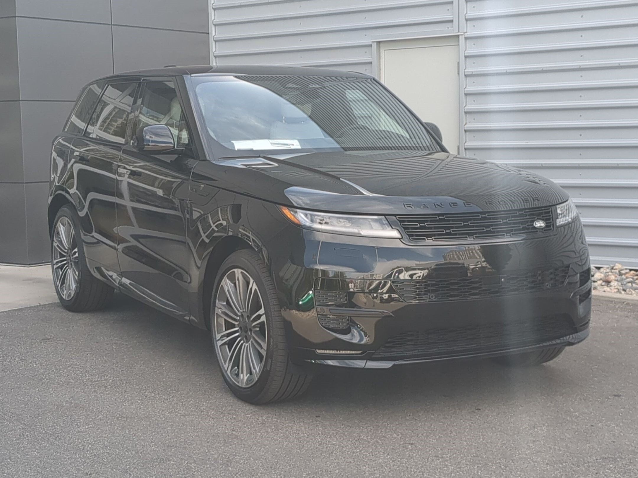 New 2026 Land Rover Range Rover Sport Dynamic SE AWD/4WD image 3