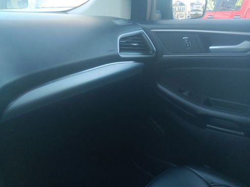 Used 2022 Ford Edge SEL image 37