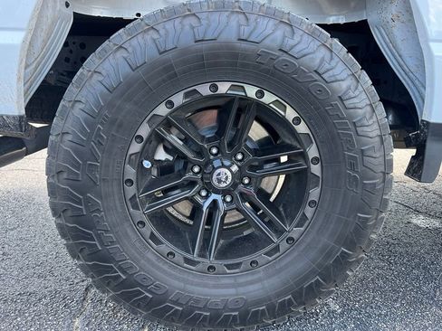 Used 2023 Ford F150 Lariat AWD/4WD image 8