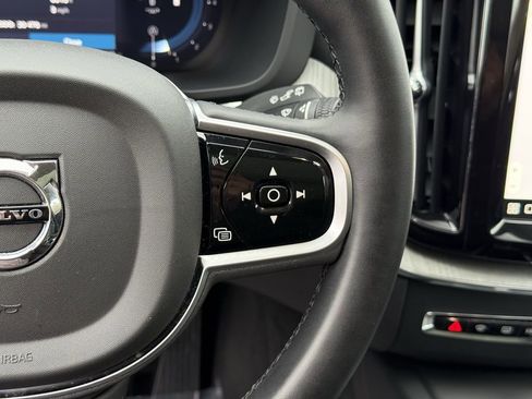 Certified 2025 Volvo XC60 B5 Plus image 20