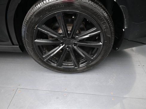 Used 2021 Chrysler 300 Touring w/ Sport Appearance Package RWD image 19