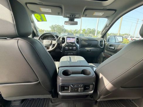 Used 2019 GMC Sierra 1500 SLT w/ SLT Premium Plus Package AWD/4WD image 10