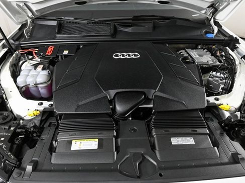 Used 2022 Audi Q7 3.0T Premium image 34