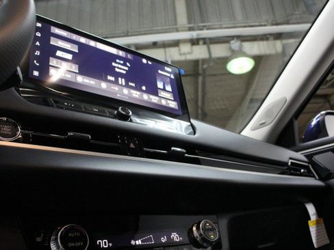 New 2025 Mitsubishi Outlander SE image 14