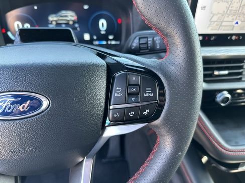 Used 2025 Ford Explorer ST-Line w/ ST-Line Street Pack image 34