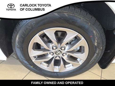 Used 2024 Toyota Sienna XLE FWD image 10