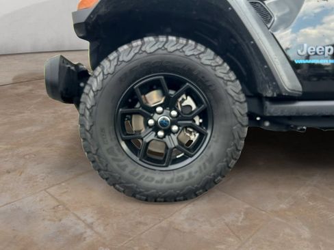Used 2024 Jeep Wrangler Unlimited AWD/4WD image 14