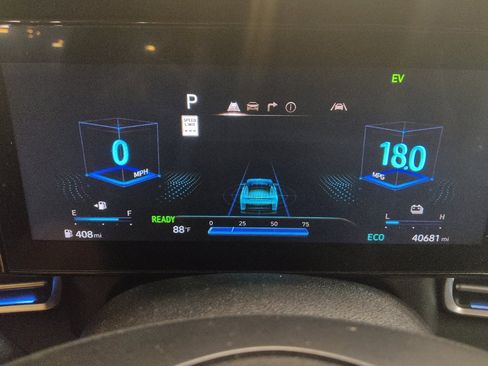 Used 2024 Hyundai Elantra Blue FWD image 23