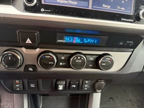 Used 2021 Toyota Tacoma SR5 AWD/4WD image 16