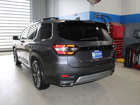 Used 2025 Honda Pilot Touring image 44