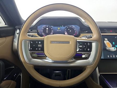 Certified 2025 Land Rover Range Rover SE AWD/4WD image 21
