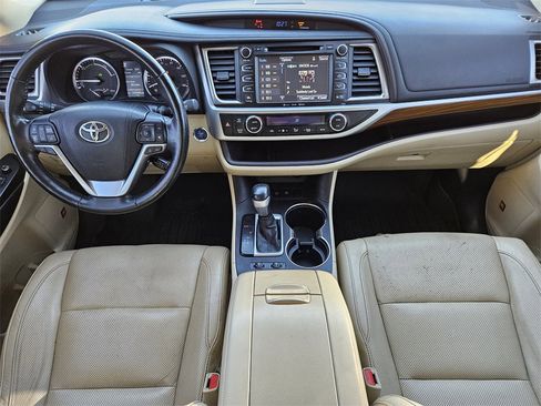 Used 2017 Toyota Highlander Limited Platinum image 26