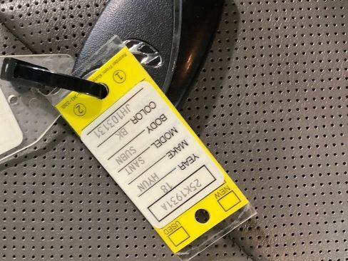 Used 2018 Hyundai Santa Fe Sport image 24