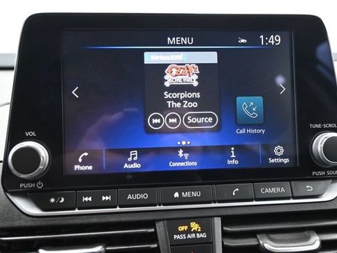 Used 2025 Nissan Altima 2.5 SV FWD image 14