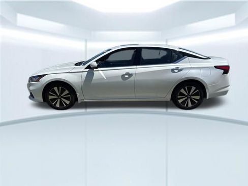 Used 2021 Nissan Altima 2.5 SL FWD image 10