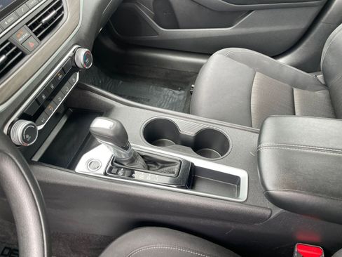 Used 2025 Nissan Altima 2.5 SV image 42