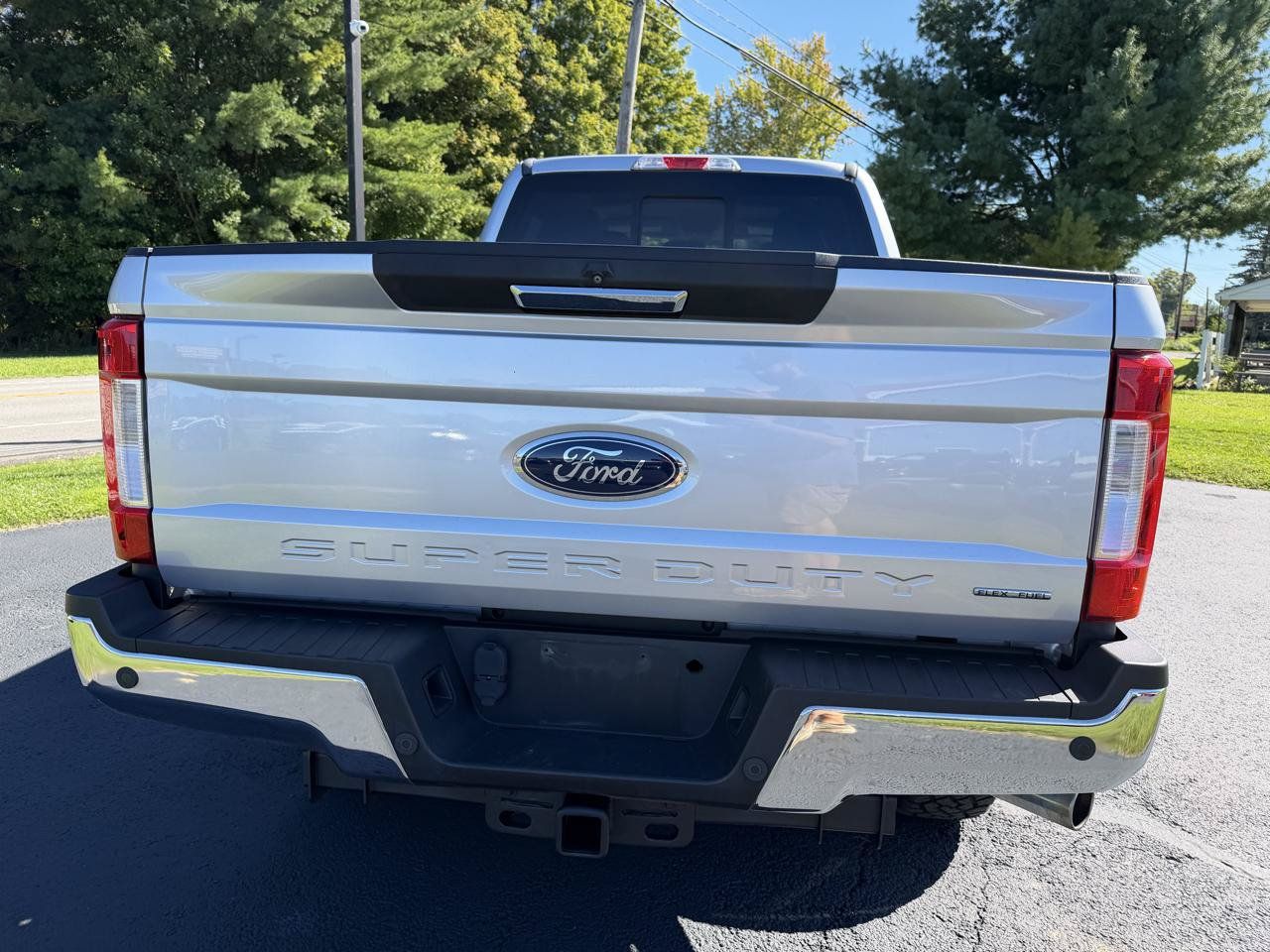 Used 2017 Ford F250 XLT w/ XLT Premium Package AWD/4WD image 6