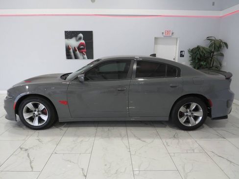 Used 2017 Dodge Charger R/T RWD image 6