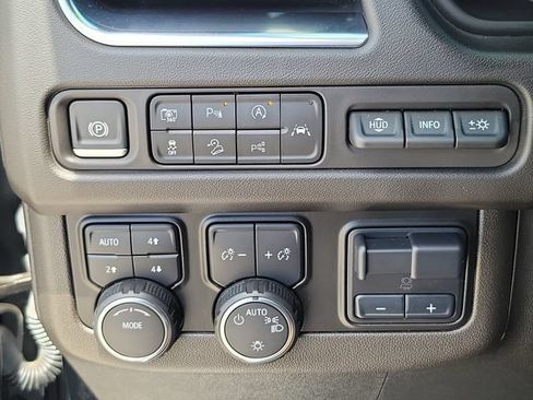 Used 2024 Chevrolet Suburban High Country w/ Advanced Technology Package AWD/4WD image 22