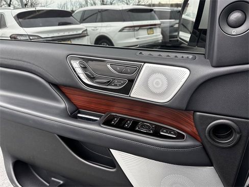 Certified 2022 Lincoln Navigator Reserve image 29