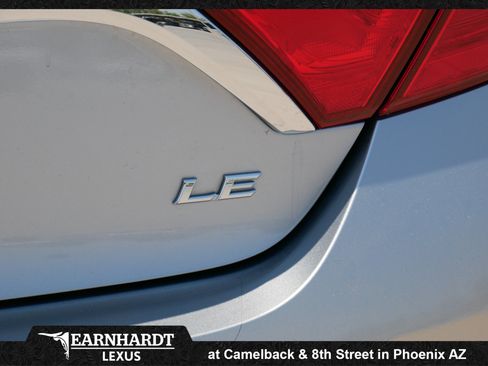 Used 2015 Toyota Camry LE FWD image 5