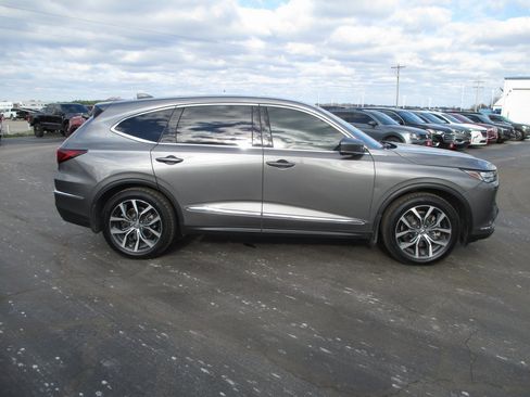 Used 2024 Acura MDX SH-AWD w/ Technology Package image 3