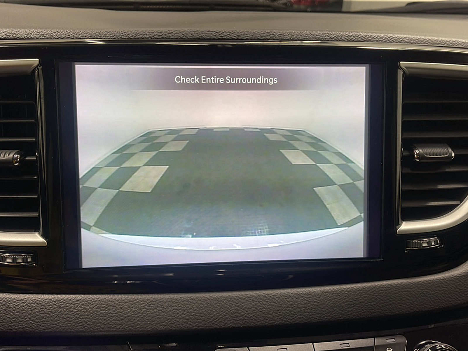 Used 2024 Chrysler Pacifica Touring-L FWD image 9