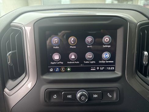 Used 2024 Chevrolet Silverado 2500 Custom w/ Custom Value Package image 9