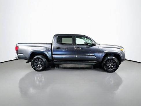 Certified 2023 Toyota Tacoma SR5 AWD/4WD image 9