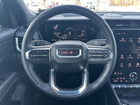 Used 2025 GMC Terrain Elevation image 17