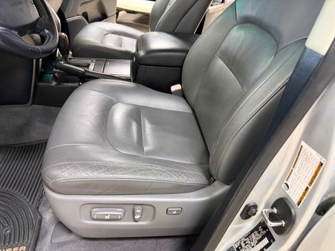 Used 2008 Toyota Land Cruiser image 22