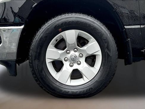 Used 2023 RAM 1500 Big Horn AWD/4WD image 32