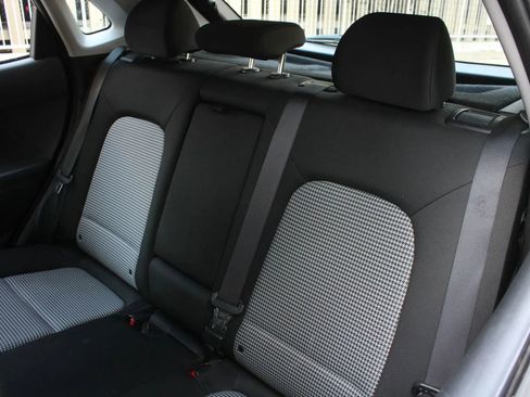 Used 2021 Hyundai Kona SE image 17