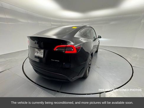 Used 2021 Tesla Model Y Long Range image 5