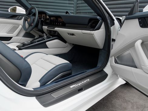 Certified 2026 Porsche 911 Targa 4 GTS image 43