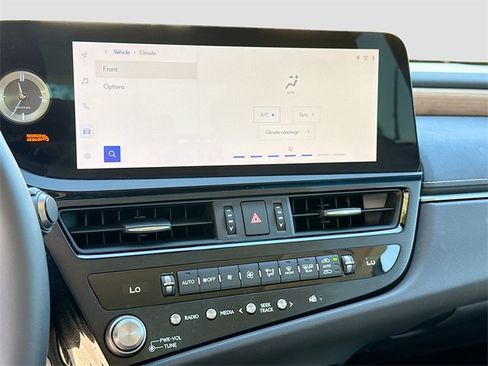 Used 2024 Lexus ES 350 w/ Luxury Package image 34